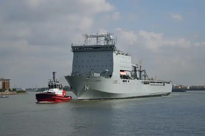 A Grã-Bretanha envia navios de guerra para o Mediterrâneo Oriental 