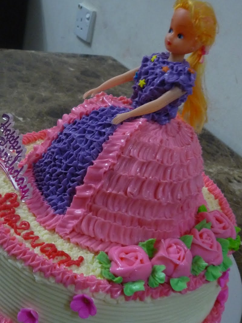 ~Liza's Yummy Cakes~: Kek Barbie Doll~ Happy Birthday Shazwani