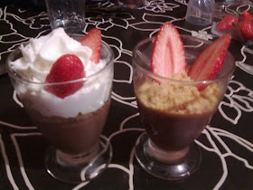 Verrine de Mousse au chocolat craquante aux fraises