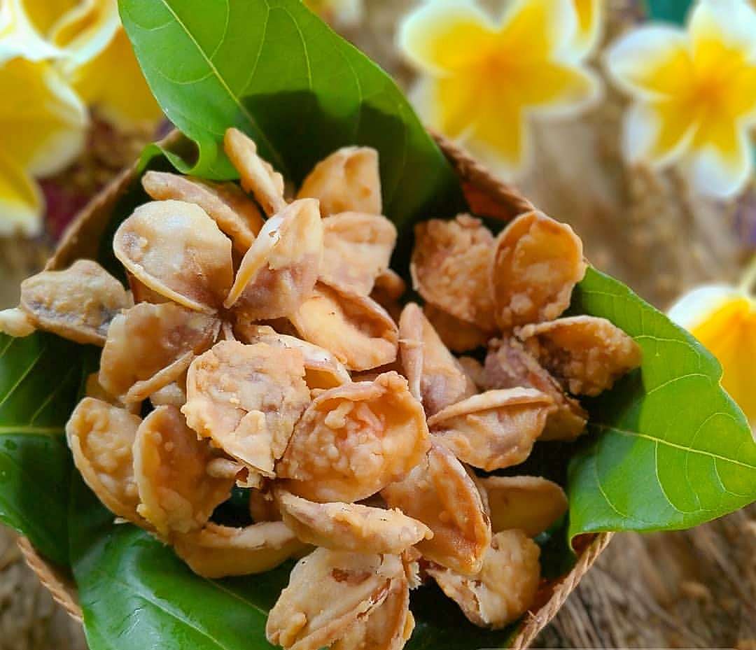 Keripik bunga kamboja/plumeria chips