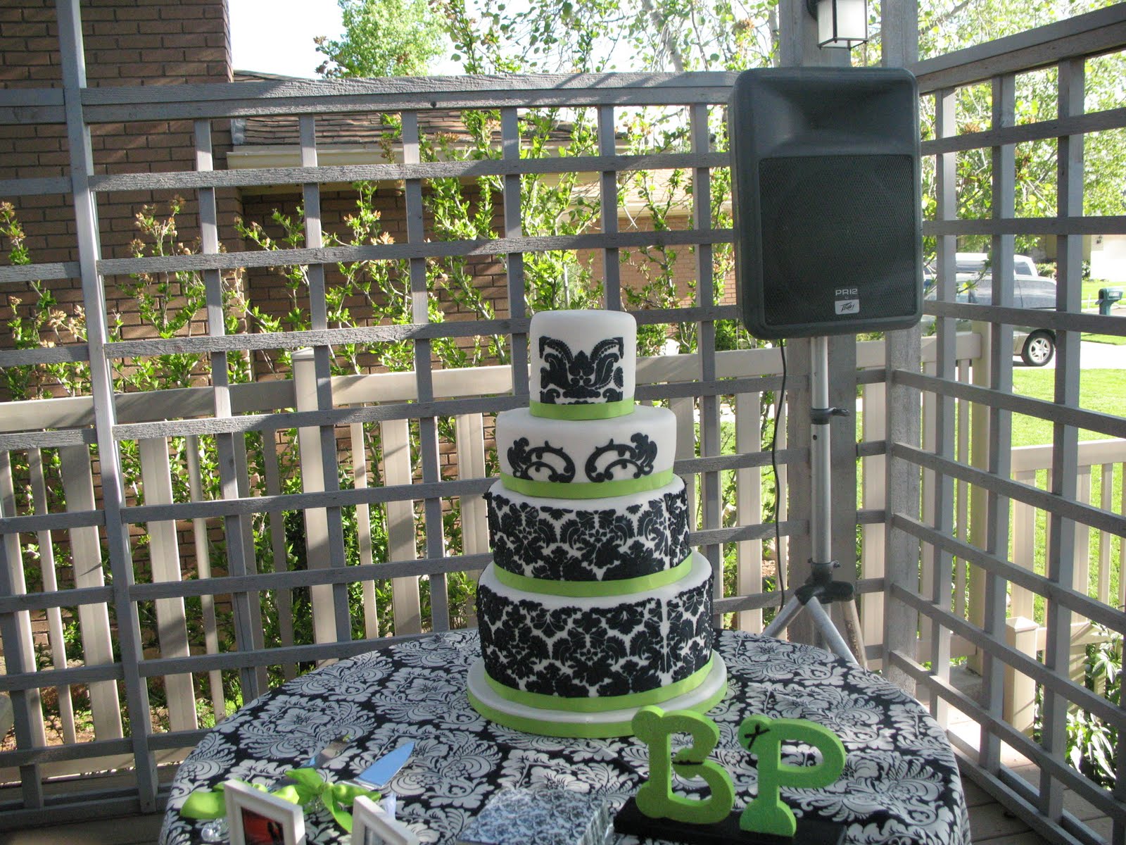 damask wedding cake