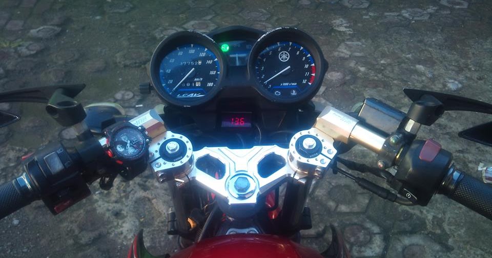 Stang NUI  Adjustable Segitiga NUI  Terpasang di Vixion 