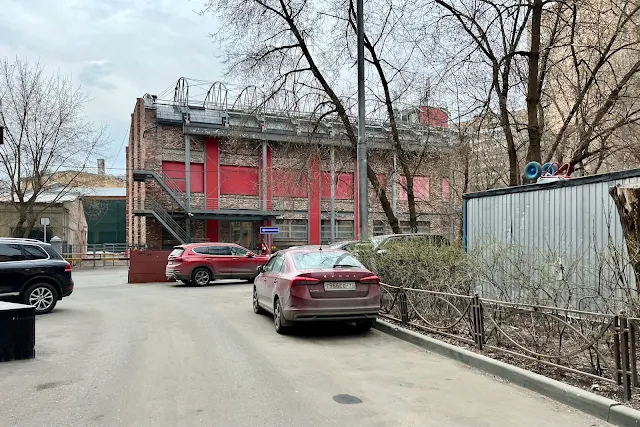 Зоологическая улица, закрытый Государственный центр современного искусства