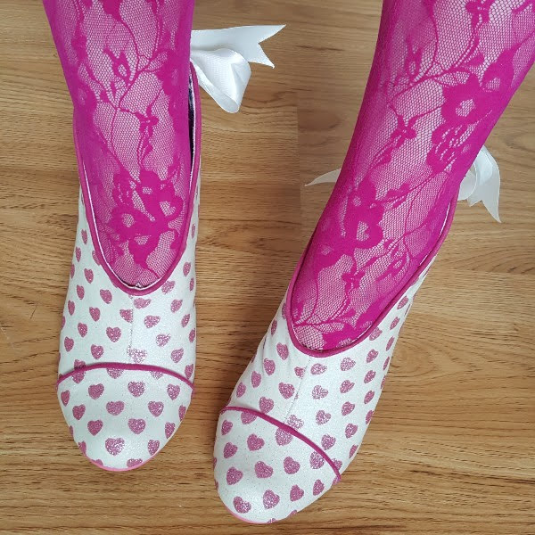 glitter heart print shoe boots with pink lace tights