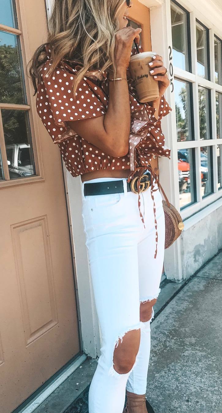 how to style a white ripped jeans : bag and polka dots blouse