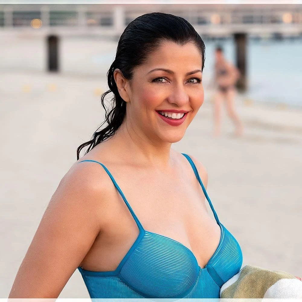 Aditi Govitrikar swimsuit cleavage hot actress