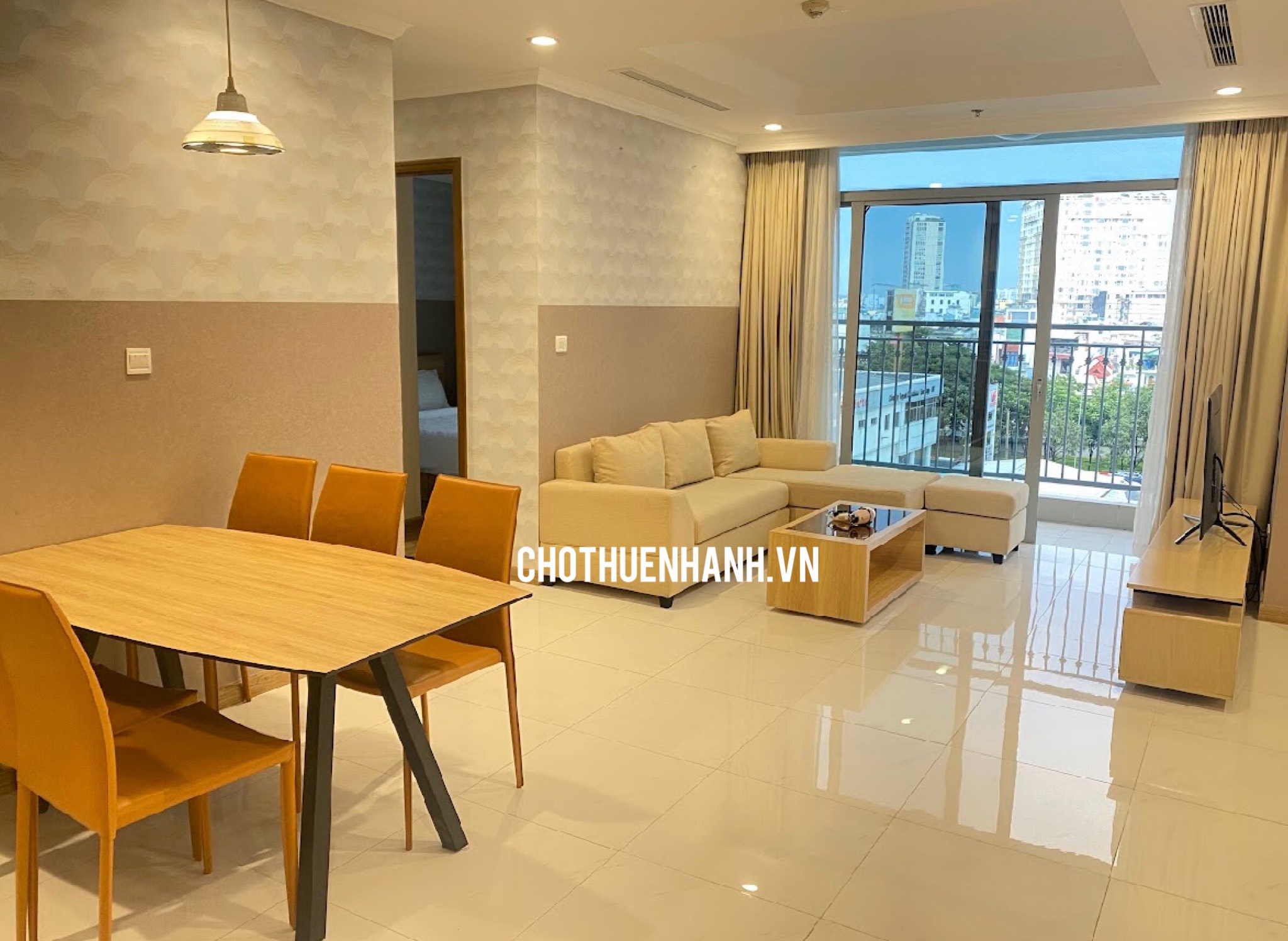  Cho thuê nhanh căn hộ theo ngày 3 Phòng ngủ Vinhomes Central Park - L5.04.01