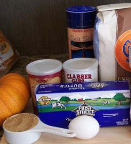 A pumpkin pie with an oatmeal cookie crust...yes please!