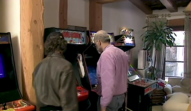 steven spielberg playing arcade game