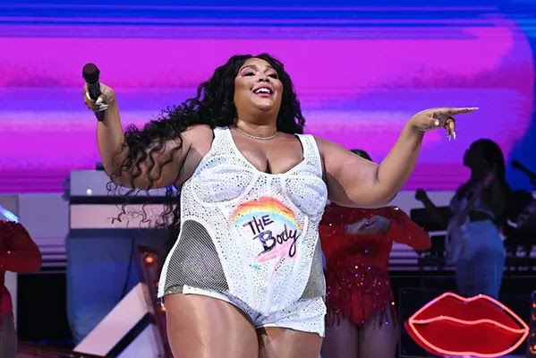 Lizzo Singer