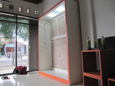 Etalase Display Toko Baju Muslim + Furniture Semarang