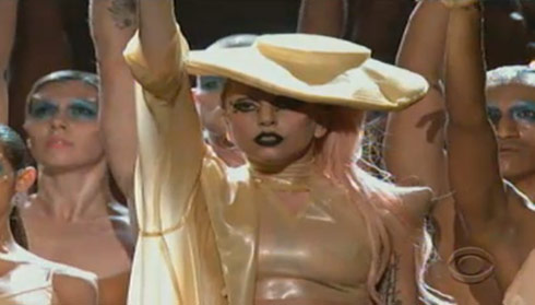 Lady+gaga+horns+at+grammys