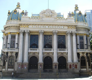 Gilded finials and columns