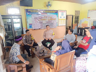 Jumat Curhat, Polsek Pontang Polres Serang Penyuluhan Hukum di Balai Desa Pulo Kencana    