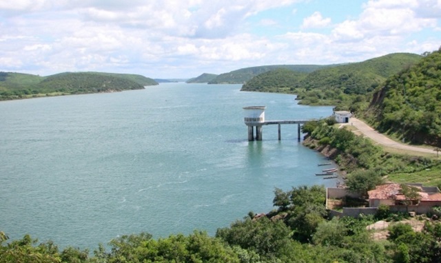 18 municípios da Bacia Leiteira em Alagoas tem abastecimento d'água  paralisado devido  manutenção elétrica da Casal 
