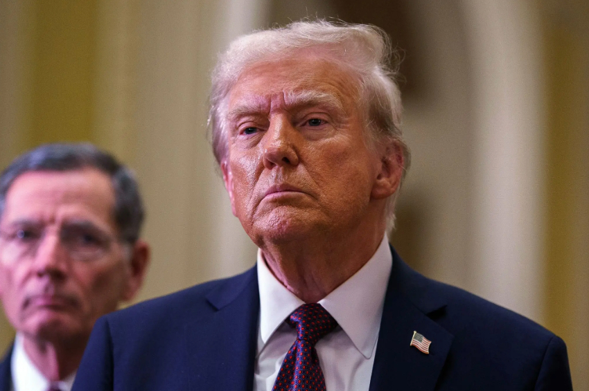 O Presidente eleito dos EUA, Donald Trump, durante reunião no Capitólio em 9 de janeiro. (Foto: Will Oliver/EFE)