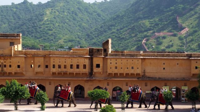 Amer fort jaipur History in Hindi