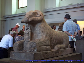 Estatua egipcia en el British Museum