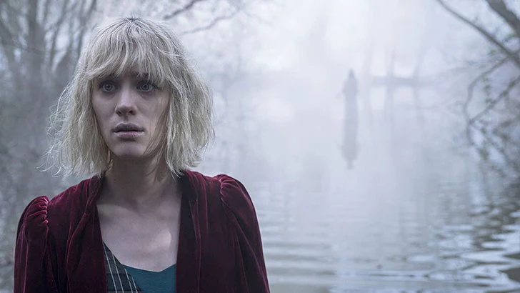 A atriz Mackenzie Davis como Kate no filme 'Os Órfãos', de Floria Sigismondi