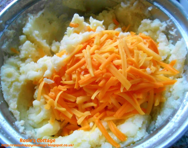 Super Easy, Super Yummy Cheesy Mashed Potato: Made by adding cheese to your light, fluffy mashed potato and fold through until combined...