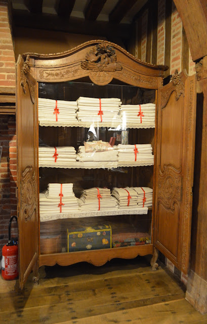 Armoire normande avec trousseau