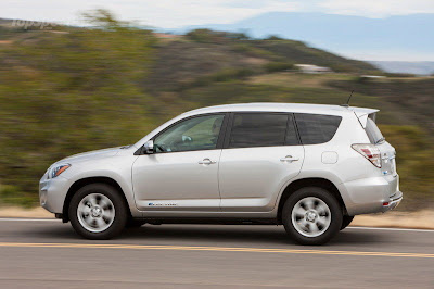 2013 toyota rav4 side view