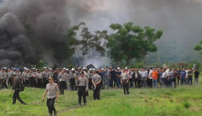 Ribuan Warga Serbu PT Supreme Lampung Selatan