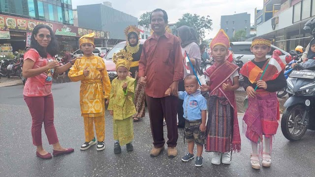 Masyarakat Lubuk Baja Antusias Ikuti Acara Karnaval Pentas Budaya