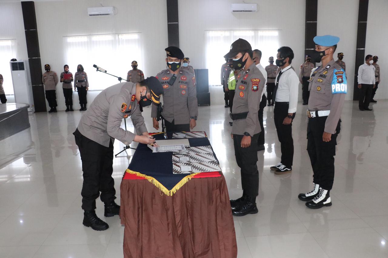 Polres Lingga Gelar Penandatanganan Pakta Integritas Anti Narkoba di Lingkungan Polri