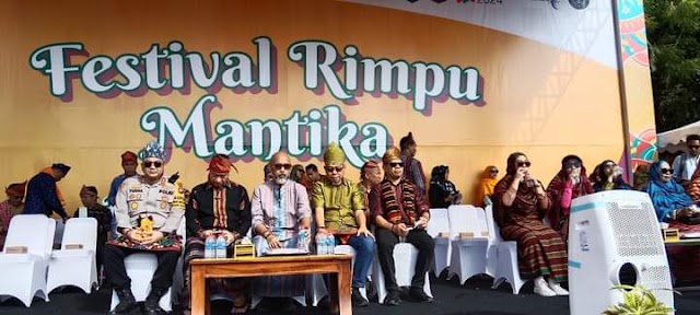 Nasir : Pawai Rimpu Kota Bima Dimeriahkan 75 000 Orang Peserta dan Diakui Langsung Oleh Mentri Pariwisata dan Kreatif