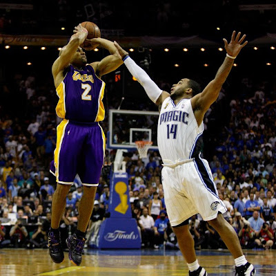 Derek Fisher on Derek Fisher Hits Two Big 3 Pointers   L A  Lakers Take 3 1 Lead In