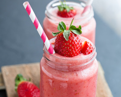 Cách làm smoothie dâu tây