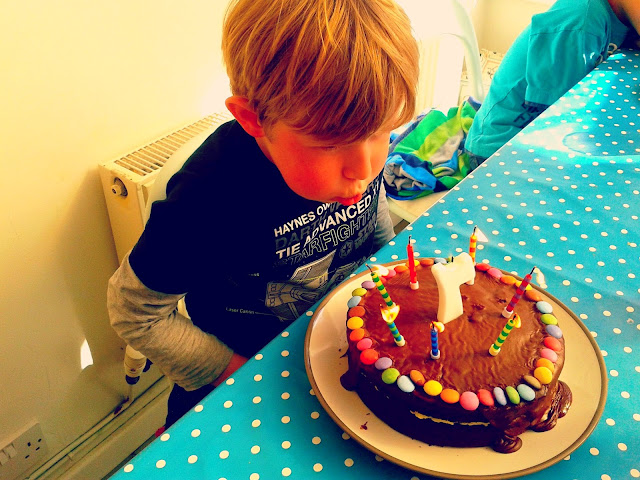 Project 365 day 129 - Party cake // 76sunflowers