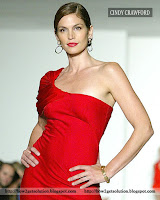 hot pics cindy crawford, ramp walk cindy crawford with style and looking fabulous