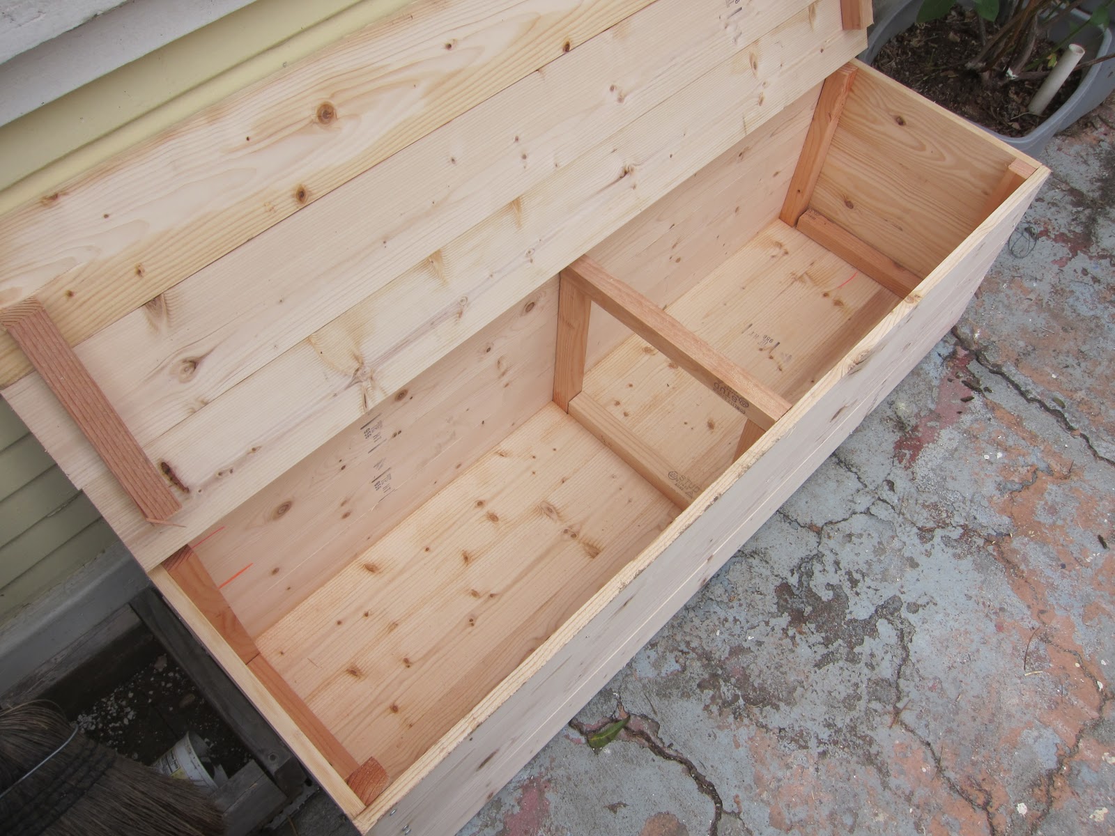 Diy Wooden Worm Bin My big fat worm bin root simple