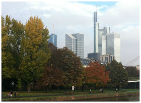 Frankfurt vista do rio Meno (Main)