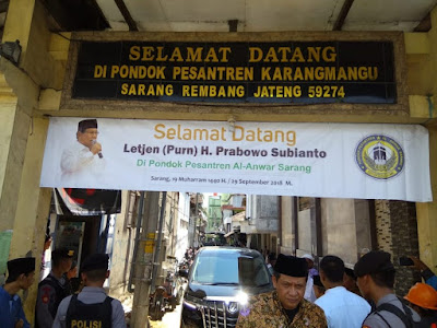 Prabowo Berkunjung Ketempat Tokoh NU, KH Maimoen Zubair (Mbah Moen) di Pondok Pesantren Al-Anwar, Rembang