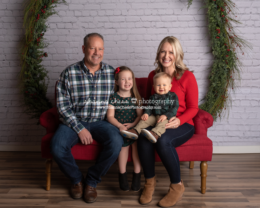 Christmas family photographer Eugene Oregon