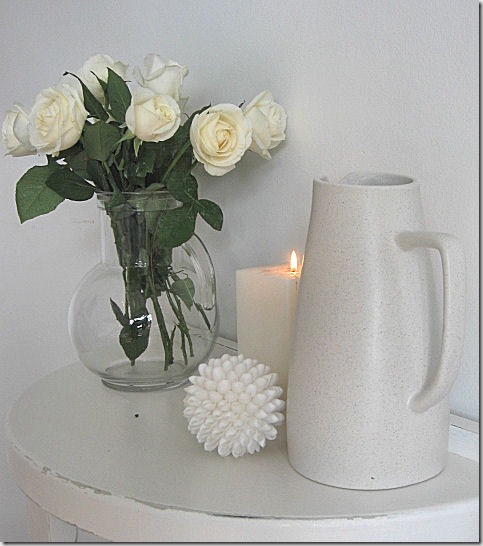 Sarah round white table