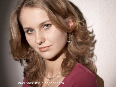 Latest Haircuts, Long Hairstyle 2013, Hairstyle 2013, New Long Hairstyle 2013, Celebrity Long Romance Hairstyles 2079