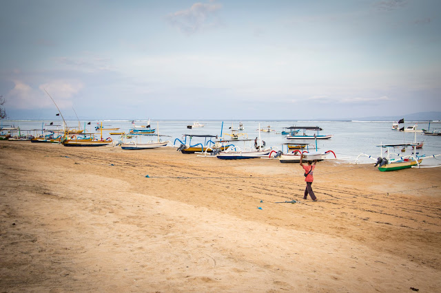 Imbarcazioni tipiche-Lungomare e spiaggia di Sanur, Bali