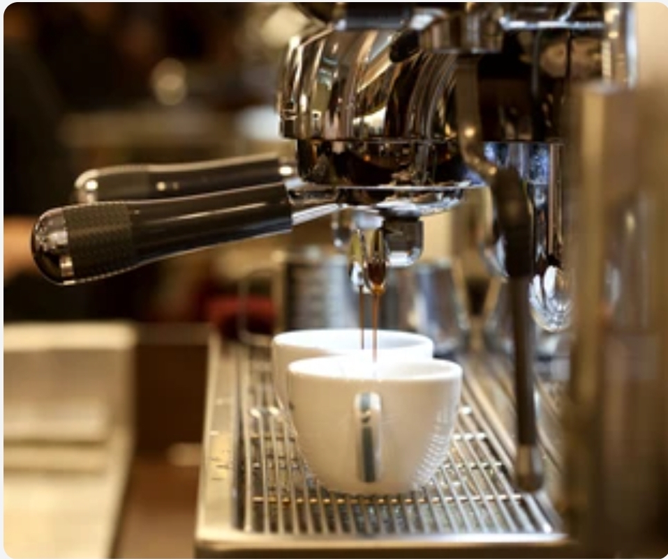 6 Cara membersihkan pembuat kopi