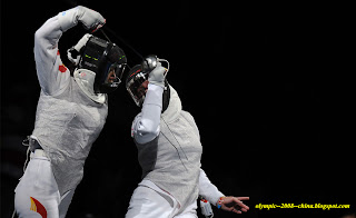 Women's Olympic Fencing,China's Zhang Lei (L)