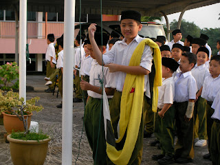 Sekolah Rendah Mentiri, Brunei II (B): Acara Pembukaan 
