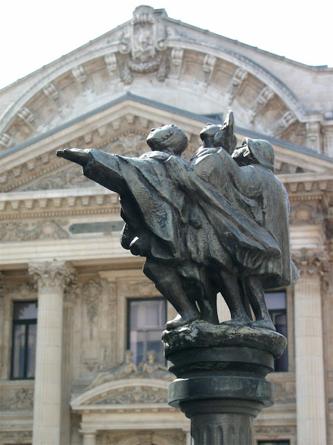 Fontaine des aveugles, fountain of the blind men, Petite rue au Beurre, Kleine Boterstraat, Brussels