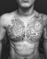 Hombres tatuados