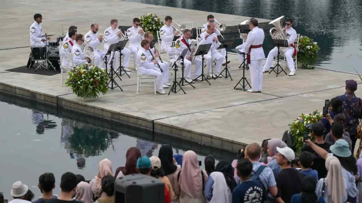 Royal Marine Band hibur Jakarta