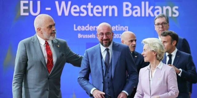 In the first row from the left: Edi Rama, Charles Michel and Ursula von der Leyen; EU-Western Balkans leaders' meeting, 23 June 2022