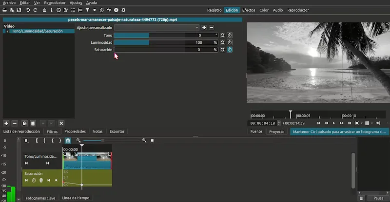 Cambiamos el ajuste Saturacion a 0% y el segundo fotograma clave se creará automaticamente