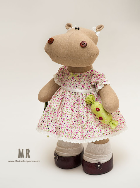 Текстильная игрушка ручной работы Бегемотик, девочка в нарядном платье, игрушки ручной работы от Марины Росляковой хэнд-мэйд, hand-made Marina Roslyakova